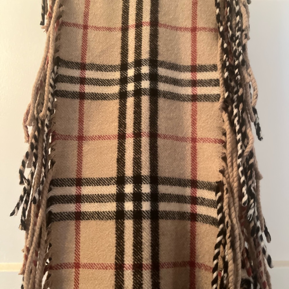 Burberry cashmere fringe house